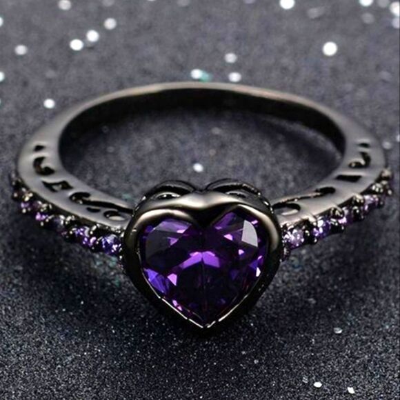 Heart Shaped Amethyst Cocktail Ring on Black 925 Sterling Silver